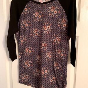 LuLaroe Ladies size S top, like new